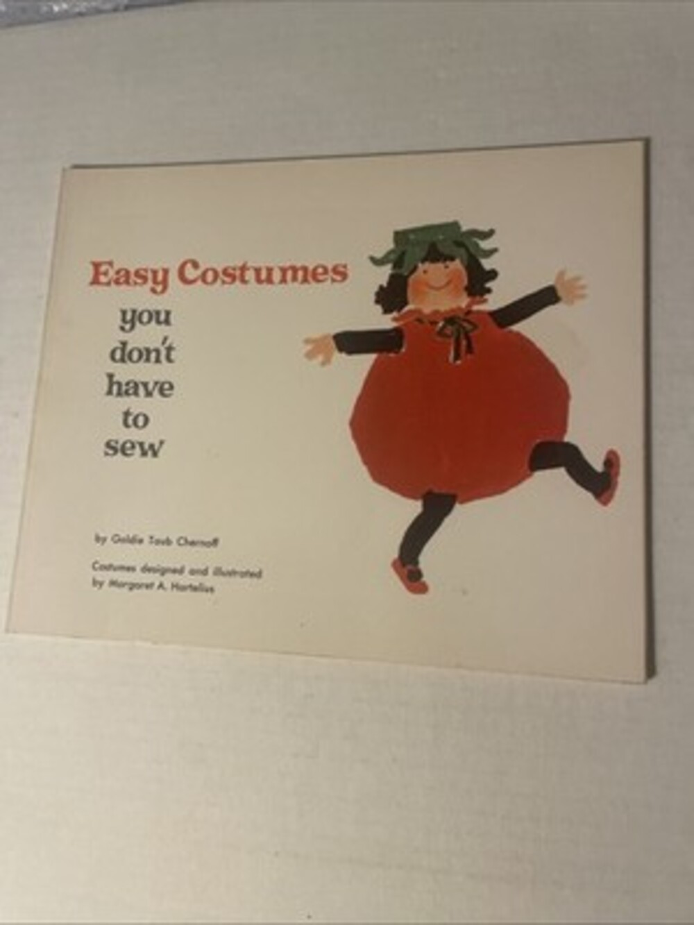Vintage 1975 Easy Costumes You Don't Have To Sew Scholastic Softcover Halloween